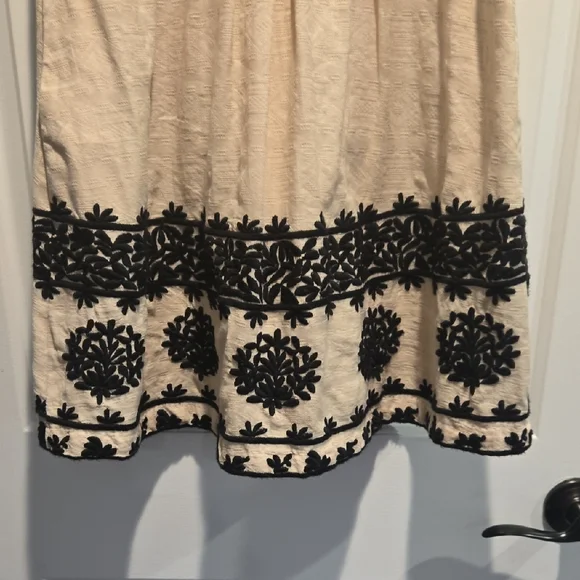 Anthropologie Cream Mini Dress with Black Embroidery Size 4 - Picture 10 of 14